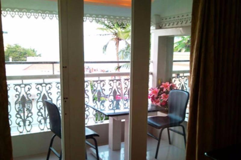 Lotus Bay View Hotel Pondicherry Exterior photo
